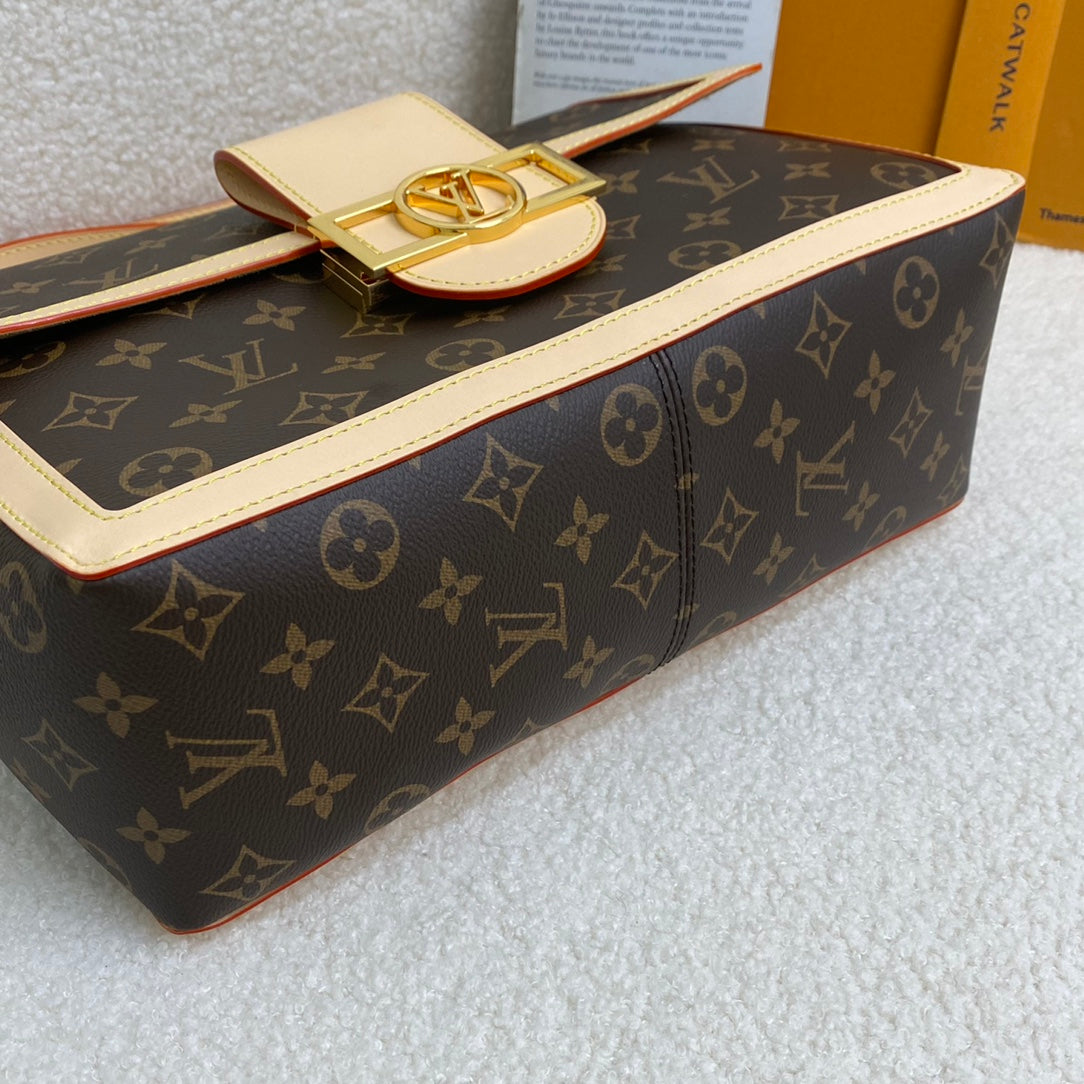 Louis vuitton Crossbody bag9