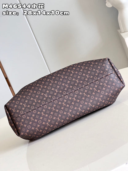 Louis vuitton Monogram Clutch