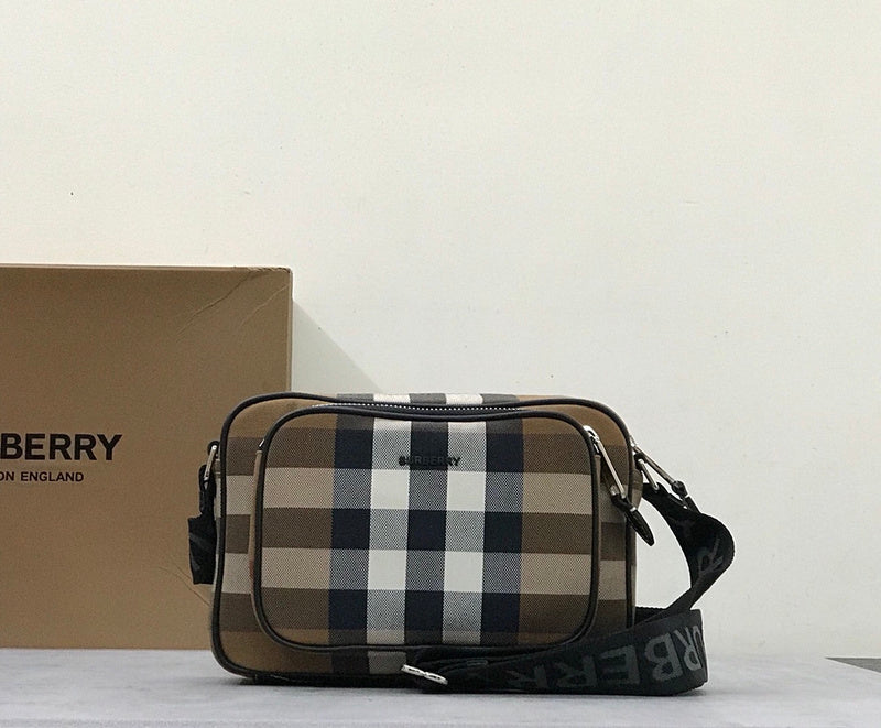 Burberry camera bag