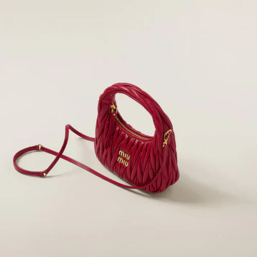 MIUMIU BORSA HOBO WANDER IN NAPPA MATELASSÉ (ROSSO)