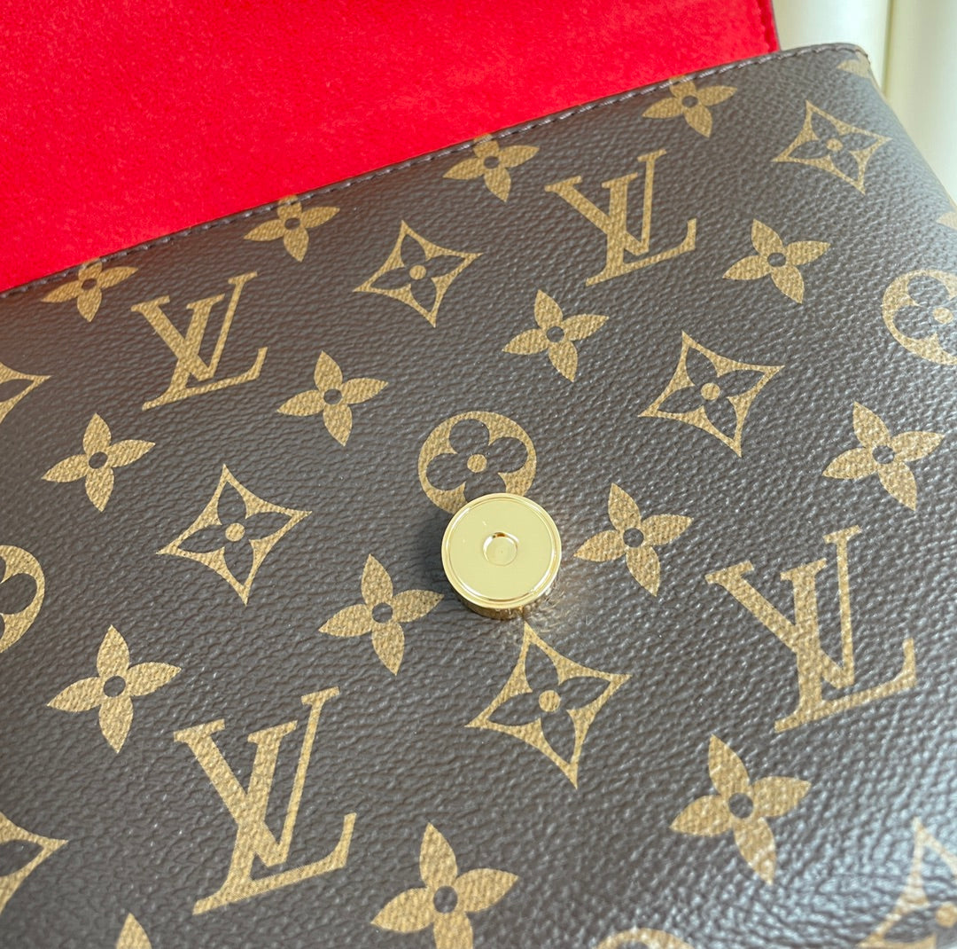 Louis vuitton LOCKY BB