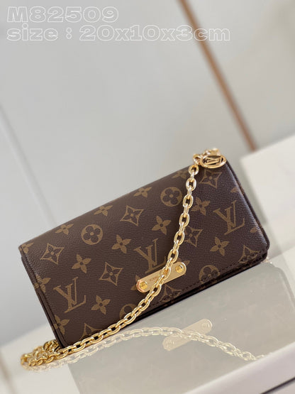 Louis vuitton  Lily wallet